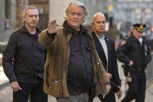 Juicio contra Steve Bannon por fraude en donaciones para muro fronterizo se aplaza hasta febrero