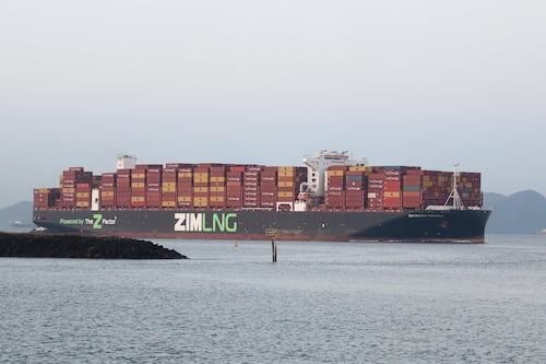 EU ‘ganón’ ante el cierre del Estrecho de Ormuz: Exporta 6 millones de barriles de petróleo por día