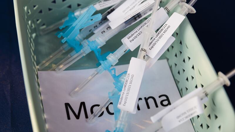 EU prepara otra donación de vacunas para México: serían Moderna y Astra