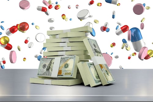Compra de medicinas enfrenta costos de 10 mil mdp adicionales: Persiste riesgo de desabasto