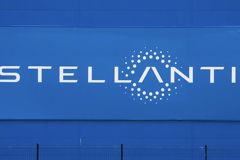 Stellantis se alía con Microsoft y ‘miran al futuro’: Ofrecerán ciberseguridad y servicios hechos con IA