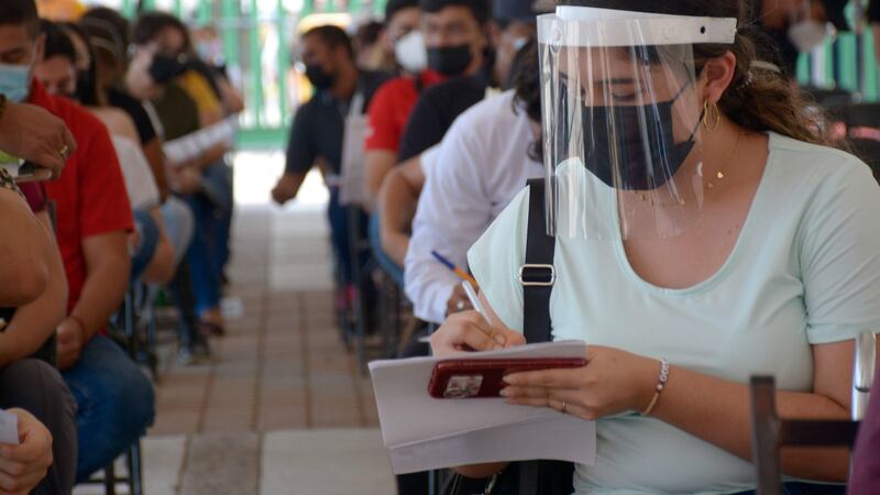 La tercera ola de COVID en México se descontrola, con 19,028 casos registrados en 24 horas