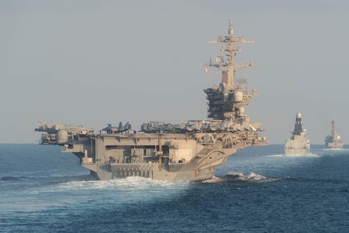 Alertan a barcos estadounidenses por riesgo de intercepciones iraníes ante tensiones con Teherán