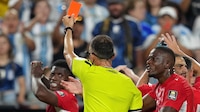 ¿Sí le ayudaron a Argentina? Suizo Breel Embolo no debió ser expulsado en partido de cuartos del Mundial