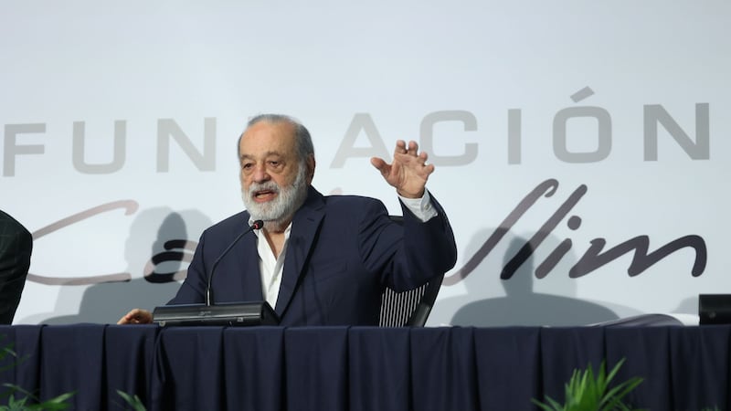Carlos Slim saca la cartera: Anuncia inversión de 5 mil mdd en México para 2026