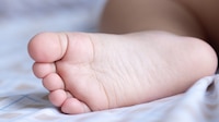Bebé muere por golpe de calor en Mexicali; su madre lo dejó en el auto por más de 12 horas