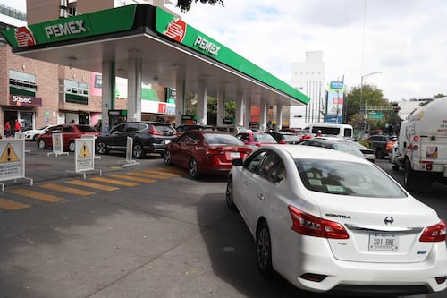 ¡A llenar el tanque! Reactiva Hacienda subsidio al IEPS en Magna, Premium y diésel