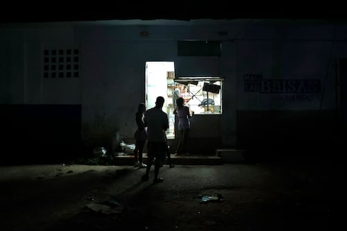 Bloqueo energético a Cuba: Van tres apagones generales en una semana