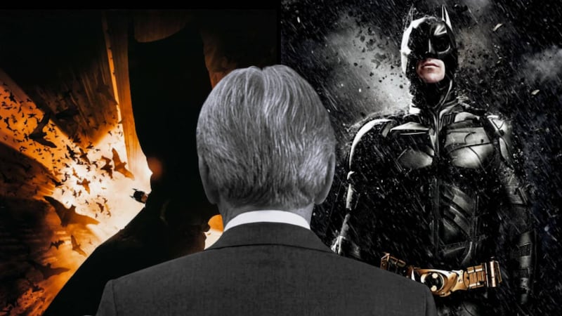 Muere John Nolan, actor de ‘Batman’; ‘me enseñó más que nadie’, reacciona su sobrino Christopher Nolan