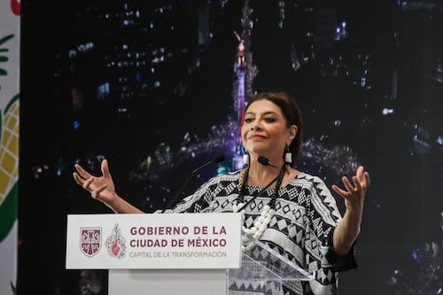 Pide Brugada ‘bajarle a la fiesta’