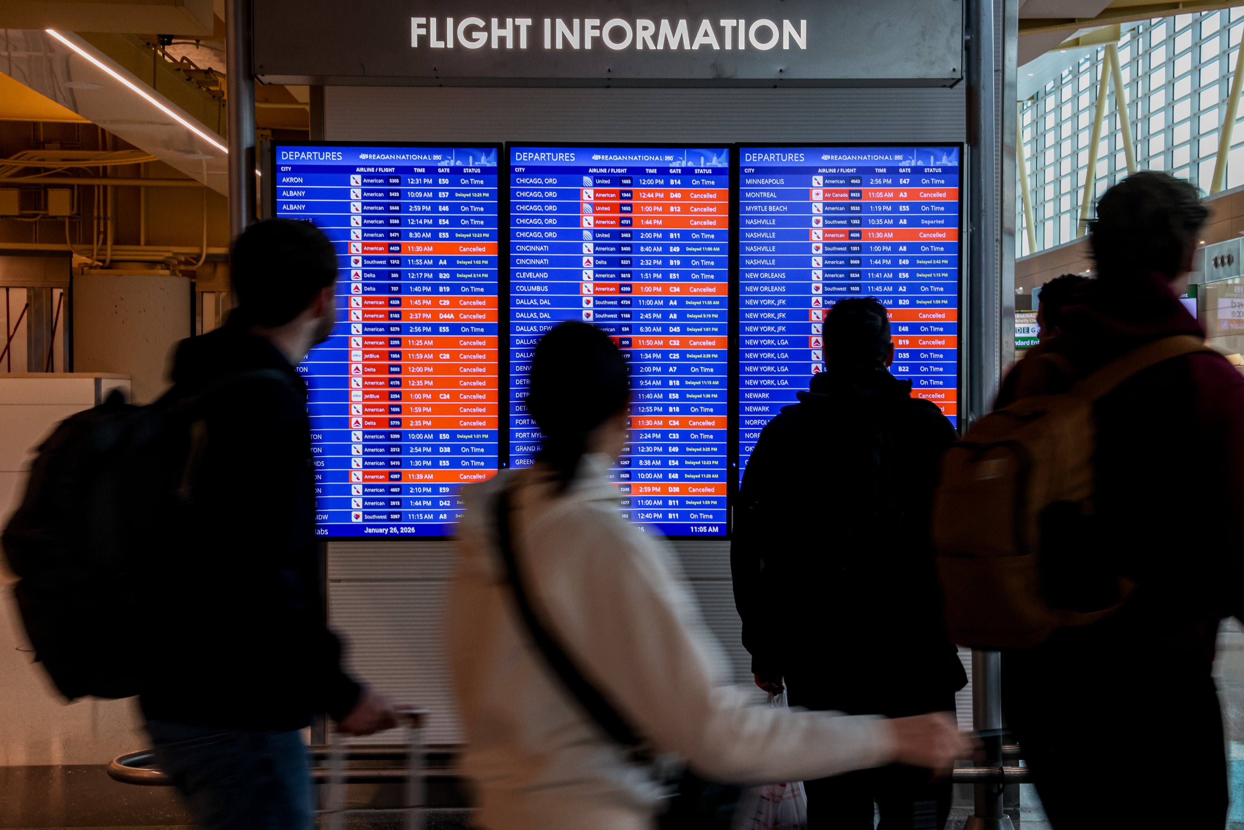 Tormenta invernal paraliza aeropuertos en EU: Aerolíneas cancelan más de  mil 500 vuelos en un día – El Financiero