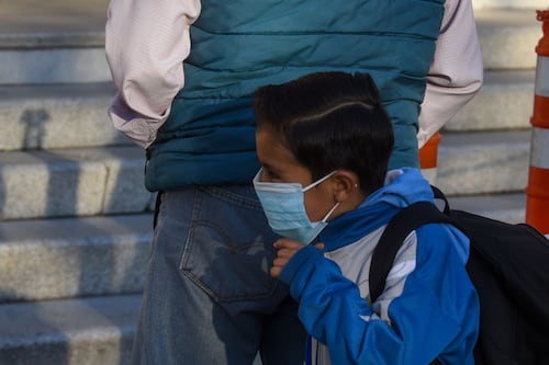 ¿Cubrebocas protege del sarampión? Alejandro Macias explica si es ‘buena medida’ usarlo en escuelas