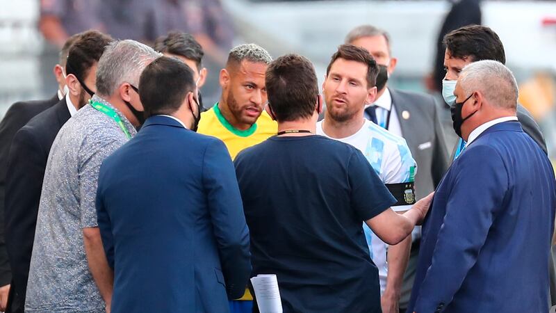 Escándalo en Brasil vs. Argentina: autoridades quieren deportar a 4 futbolistas argentinos