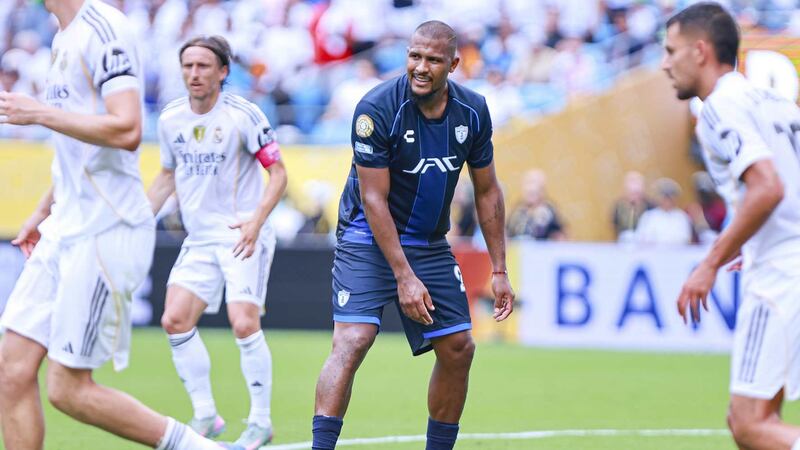 ¡'Tuzados’ del Mundial! Pachuca pierde ante Real Madrid con uno más en cancha y está fuera de octavos