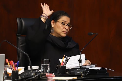 Monreal critica propuesta de Lenia Batres de gravar herencias ‘en estos momentos difíciles para México’