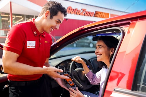 AutoZone llega a 1,000 tiendas en México y acelera su expansión logística