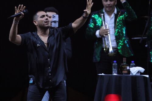 Espinoza pierde su celular y ¡paz!, que ofrece recompensa