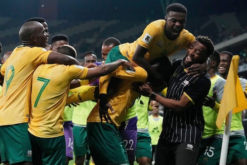 ‘Nos hacen quedar como tontos’: Sudáfrica, rival de México, deja atrás a asistente técnico por visa