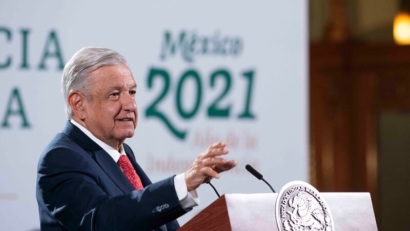 ¿Qué dice AMLO sobre la orden de aprehensión contra Cabeza de Vaca?