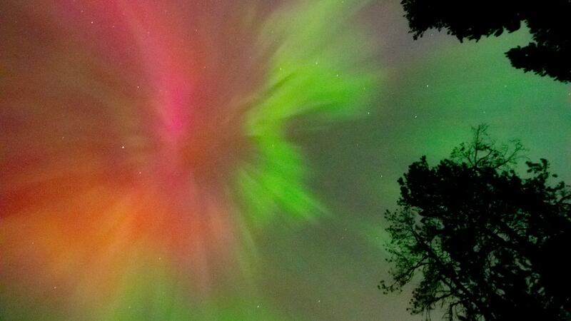 Tormentas solares: ¿Qué son y por qué provocan auroras, alerta de apagones y fallas en satélites?