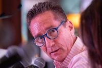 Venta de Banamex: ¿Qué empresarios mexicanos y fondos internacionales están con Daniel Becker?