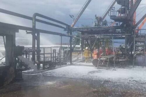Rayo provoca un incendio en una refinería en el este de Venezuela; no hay heridos