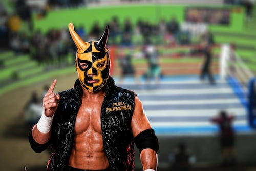 Pierroth Jr. Kaoz se desvanece en plena pelea y cae a la lona: ¿Qué le pasó al luchador?
