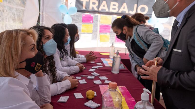 Sacude el CV: SEP lanza vacantes de empleo con sueldos de hasta 147 mil pesos