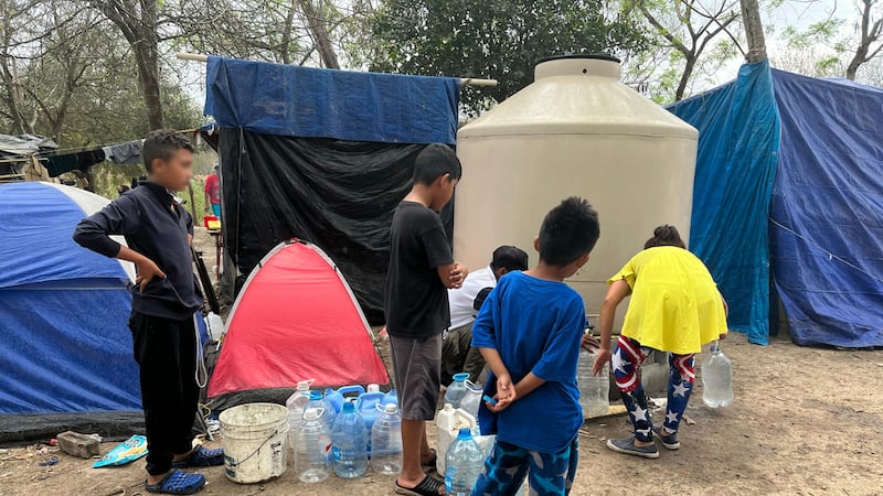 Migrantes en el norte de México: la vida en suspenso a la espera de un click