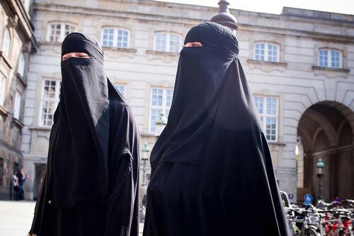 Dinamarca prohíbe uso de velos que cubran el rostro