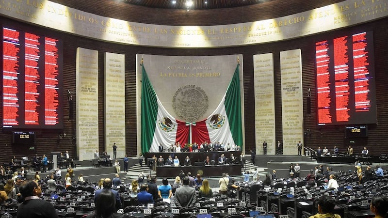 Diputados aprueban en lo general nacionalidad única para presidente y gobernadores