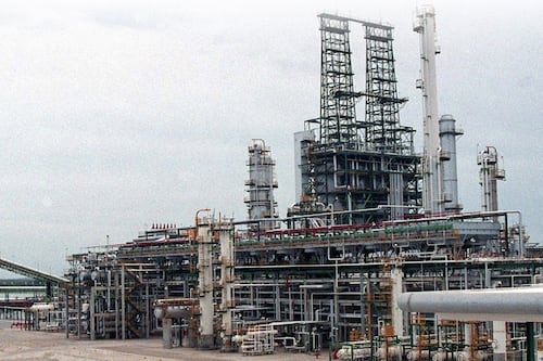 Pemex construirá planta coquizadora en Oaxaca, pero ¿qué es y para qué sirve?