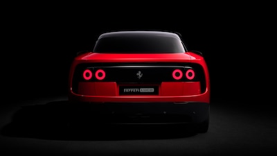 Ferrari Luce trasera, Ferrari eléctrico redes sociales, meme Ferrari, Ferrari Luce rojo, faros circulares Ferrari, viral Ferrari 2026