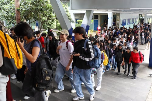 ¿La política educativa se diseña… o se produce para redes?