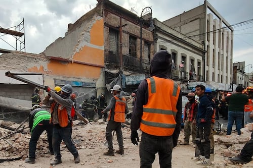 Barda de edificio en restauración se derrumba en alcaldía Cuauhtémoc; hay 4 heridos