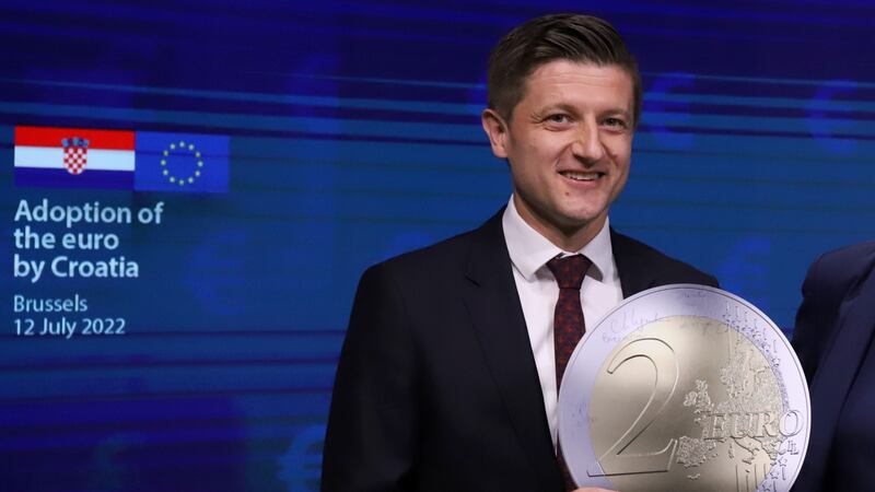 Croacia anuncia que adoptará al euro como moneda... justo cuando anda de ‘capa caída’