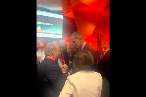 Selfie de Calderón con Felipe VI: descortesía con Sheinbaum