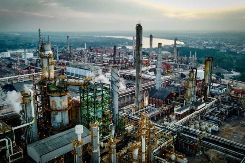 Pemex ‘le gana’ a crisis petrolera en Medio Oriente: Barril de crudo sube a 70 dólares