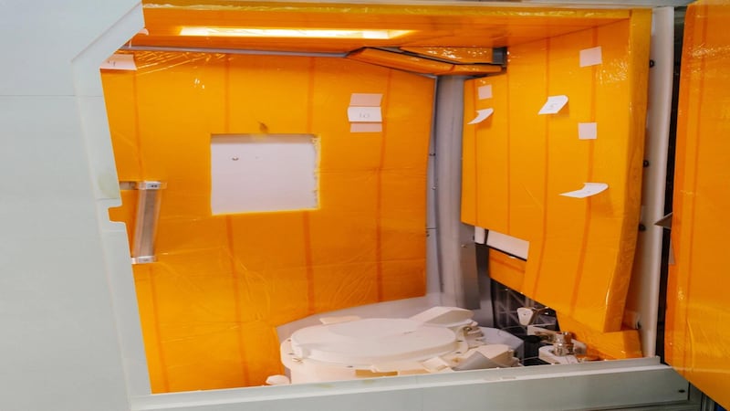 Nave de Artemis II huele ‘a calentador quemado’: ¿Por qué no pueden usar el inodoro de regreso a la Tierra?