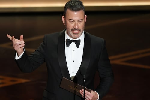 Jimmy Kimmel defiende broma en programa tras crítica de Melania Trump: ‘No era un llamado al asesinato’