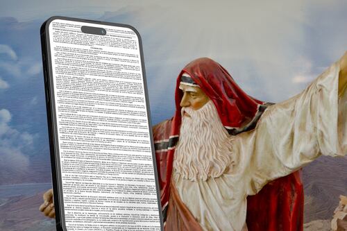 Ni Moisés se atrevió a tanto: Los ‘10 mandamientos’ de la SEP sobre el uso de celulares en las escuelas