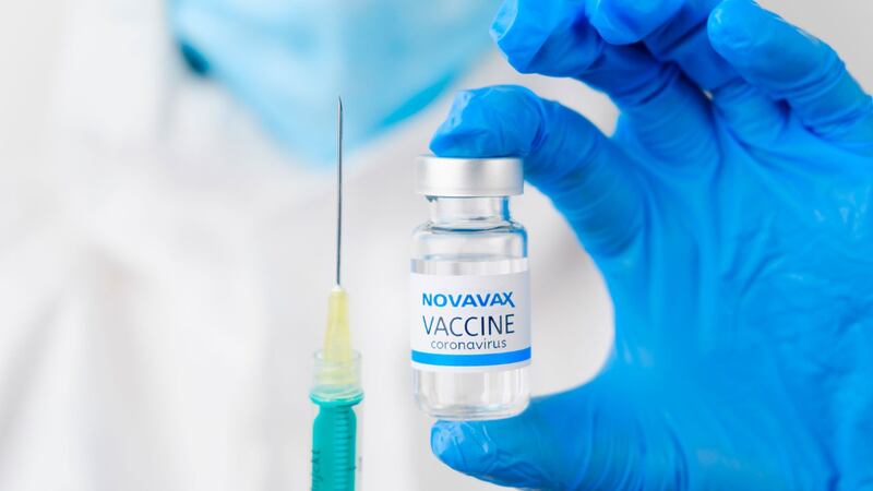 EU autoriza vacuna COVID de Novavax: imita proteína clave del virus SARS-CoV-2