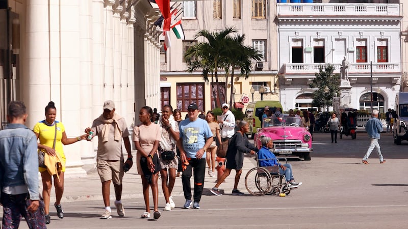 Crisis energética en Cuba: Cierran clubs de playa y hoteles por falta de petróleo