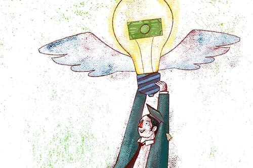 Paga un posgrado mientras trabajas sin morir en el intento