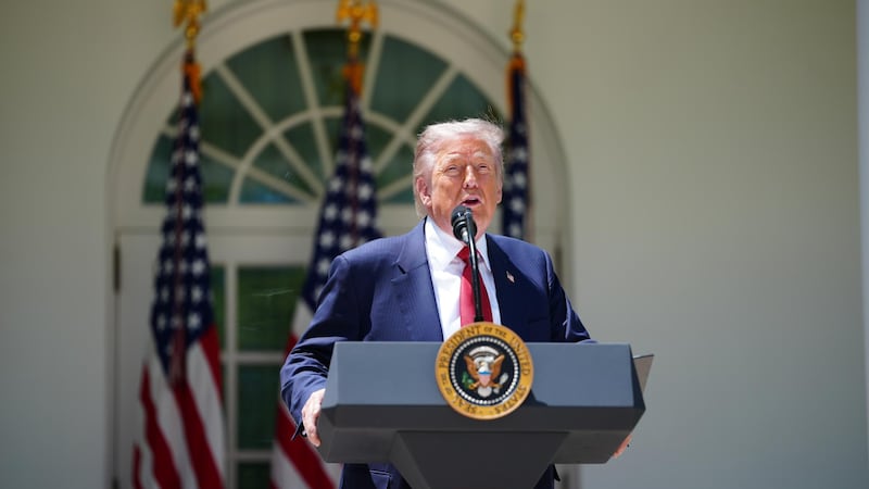 Trump no quita ‘el dedo del renglón’: ‘Cárteles gobiernan México’, insiste tras amenaza de ataques