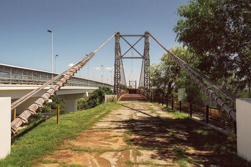 98 años de historia de un puente colgante