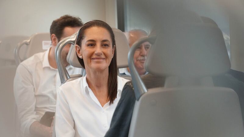 Ojo, Sheinbaum: Sube la incertidumbre de analistas para invertir en México según Banxico