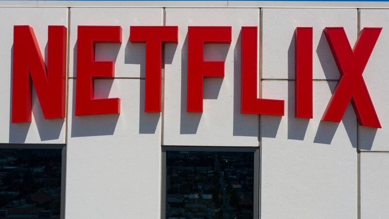 ¿Le ‘vuelas’ el Netflix a tu primo? Hay 100 millones como tú (y pronto se te acabará el chiste)