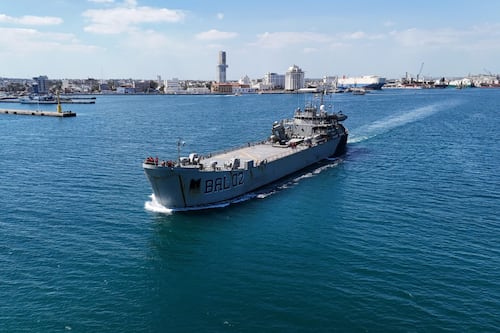 Ayuda humanitaria de México a Cuba: Zarpan buques de la Marina con 814 toneladas de víveres (Fotos)