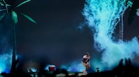 Bad Bunny en México: Fan revela a qué huele el ‘Conejo Malo’ tras subir a bailar al escenario